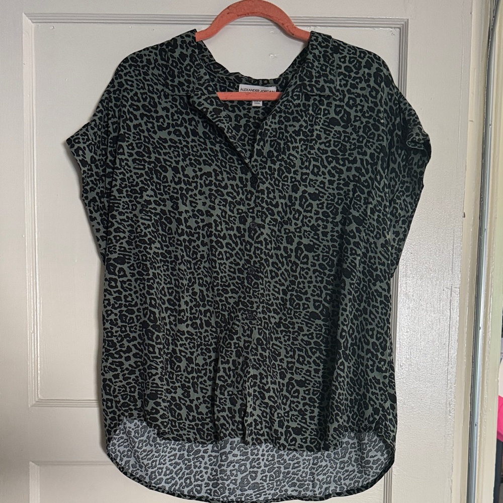 Chic Leopard Print Button Down Shirt